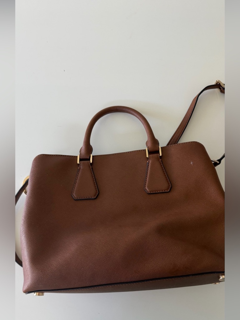 Michael Kors Tan Saffiano Leather Shoulder Bag with Gold Logo Charm - Picture 7 of 10